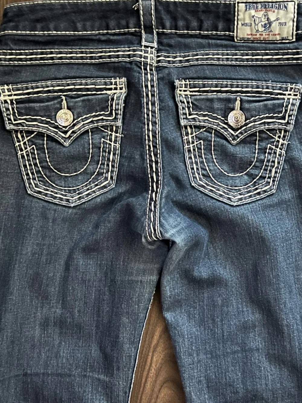True Religion Bootcut Jeans Women’s Size 28 Dark Wash Contrast Stitch Denim - Picture 4 of 4